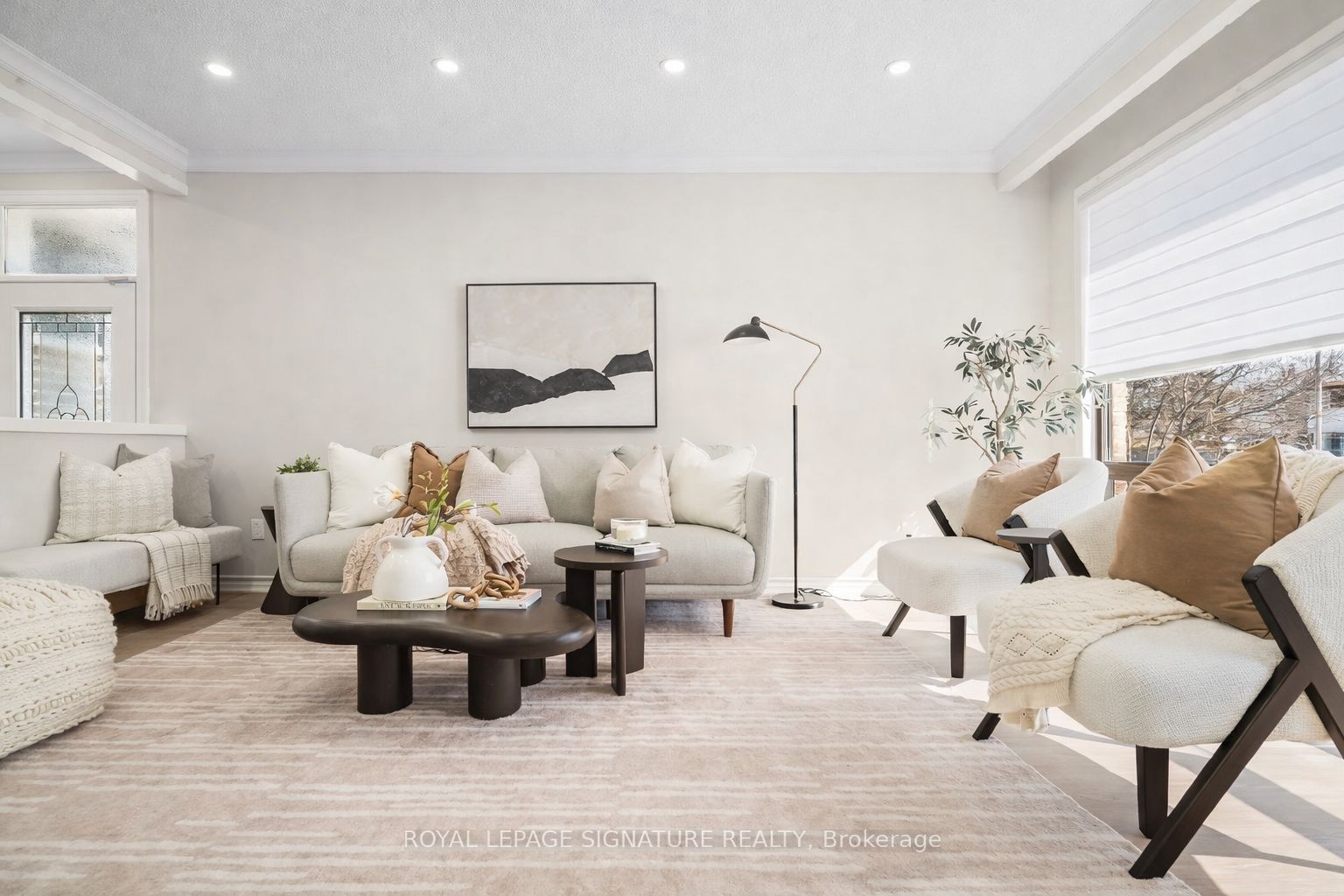 216 Folkstone Crescent