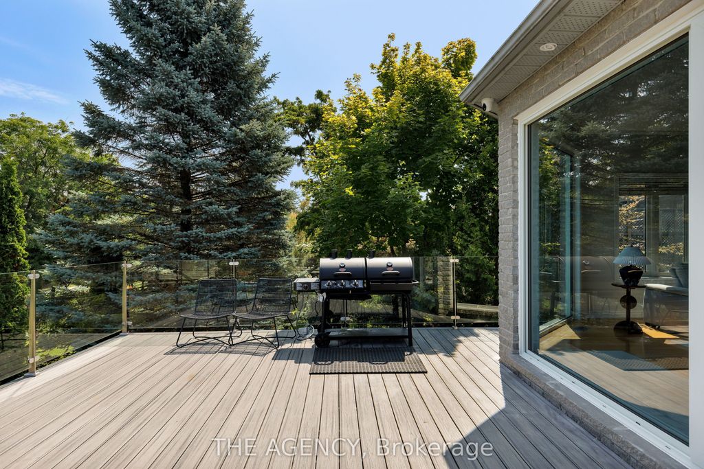 Photo of 703 Madeline Heights, Newmarket, ON L3X 2J6 (MLS # N12570602)
