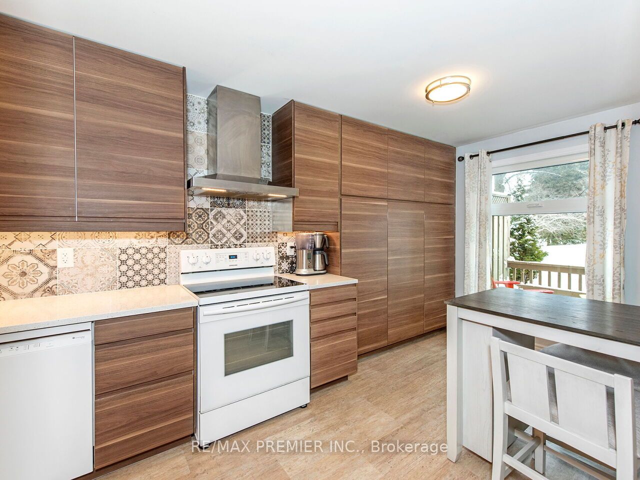 122 Rushmore Crescent