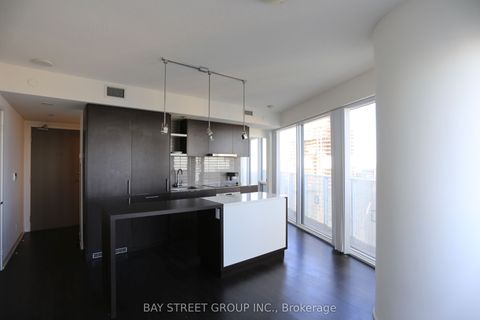 100 Harbour Street 4207 Toronto ON M5J 0B5