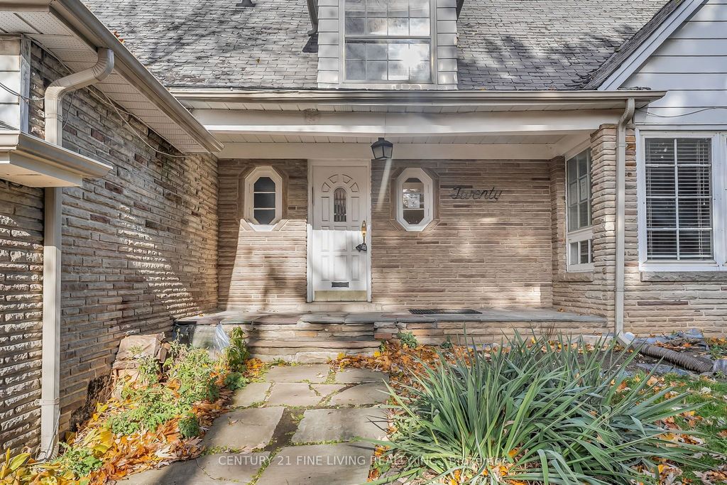 Photo of 20 OWEN Boulevard, Toronto, ON M2P 1E9 (MLS # C12546196)