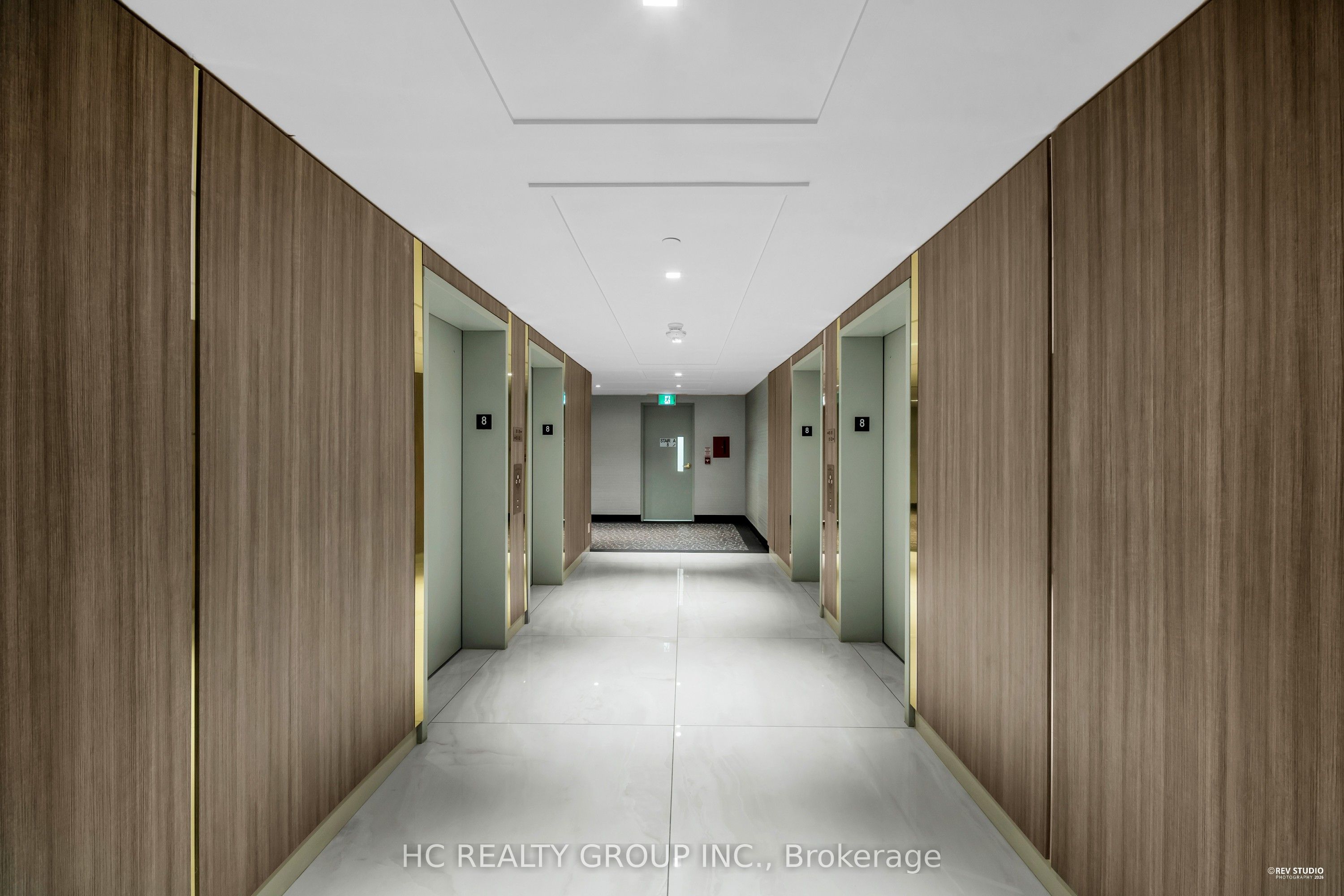 543 Richmond Street W 823