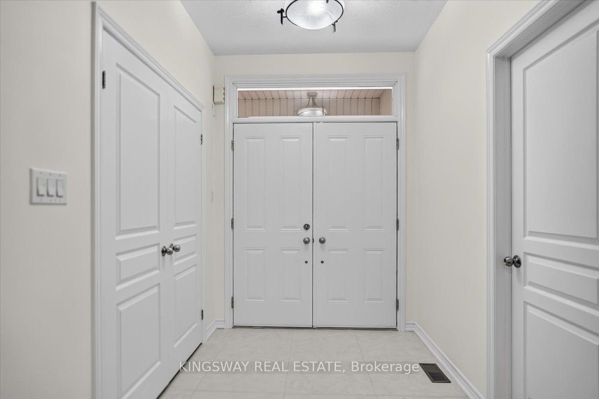 8 Monkton Circle