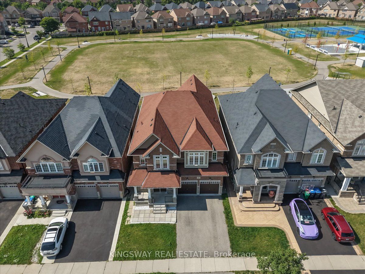 8 Monkton Circle