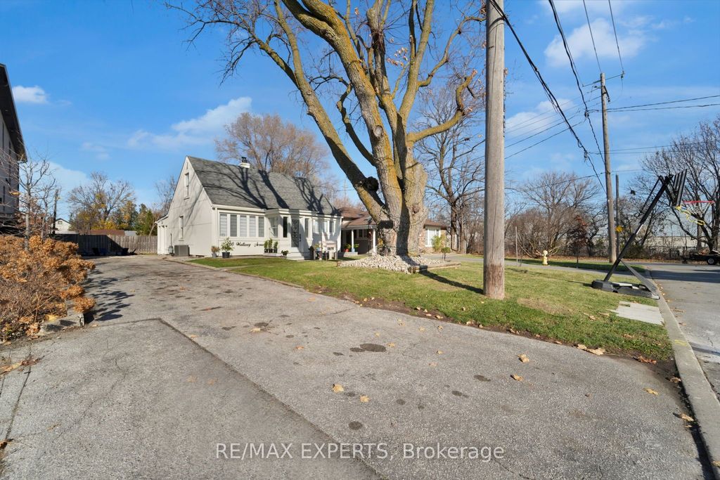 Photo of 100 Wallasey Avenue, Toronto, ON M9M 1E4 (MLS # W12508100)