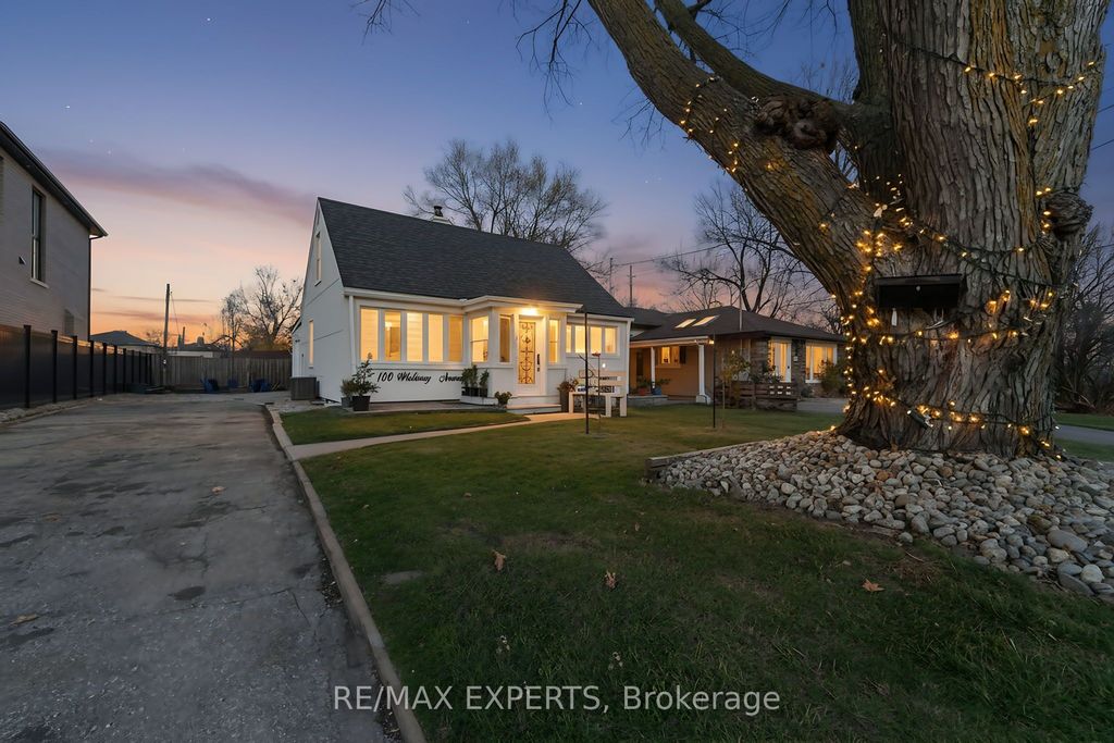 Photo of 100 Wallasey Avenue, Toronto, ON M9M 1E4 (MLS # W12508100)