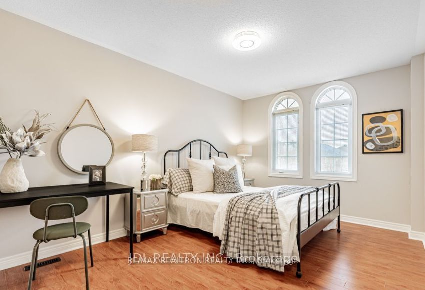 20 Ralph Chalmers Avenue ROOM B