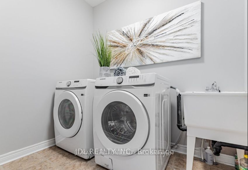 20 Ralph Chalmers Avenue ROOM B