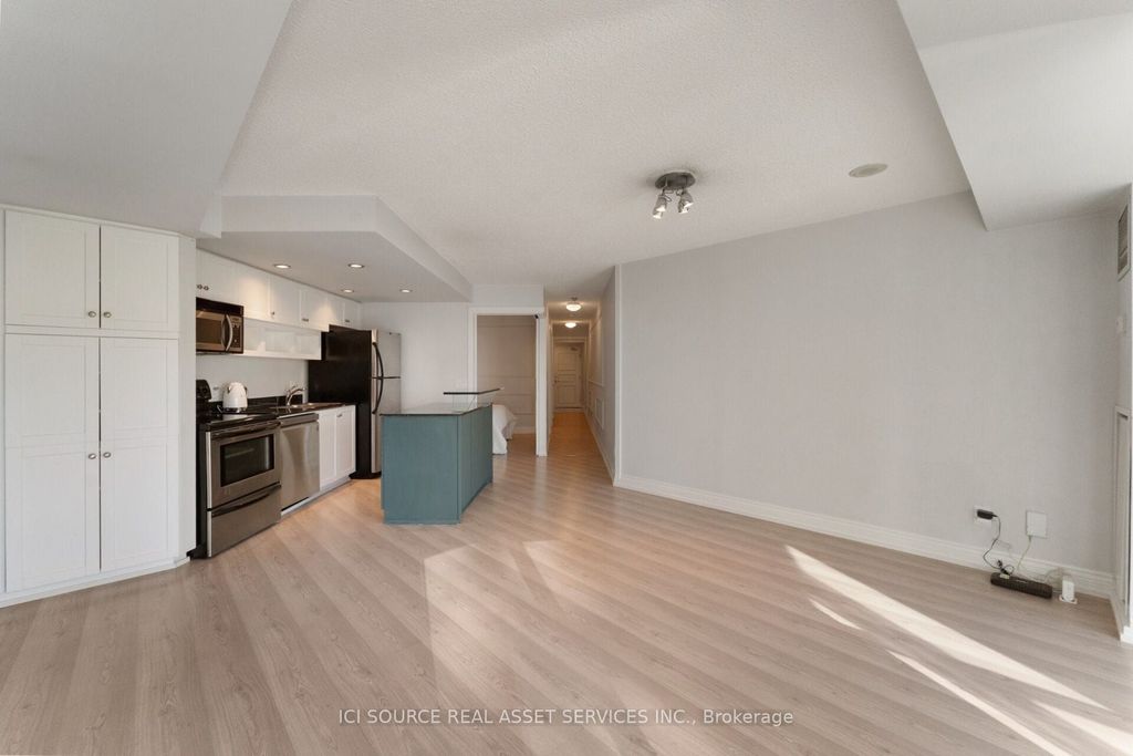Photo of 8 York Street #911, Toronto, ON M5J 2Y2 (MLS # C12702110)