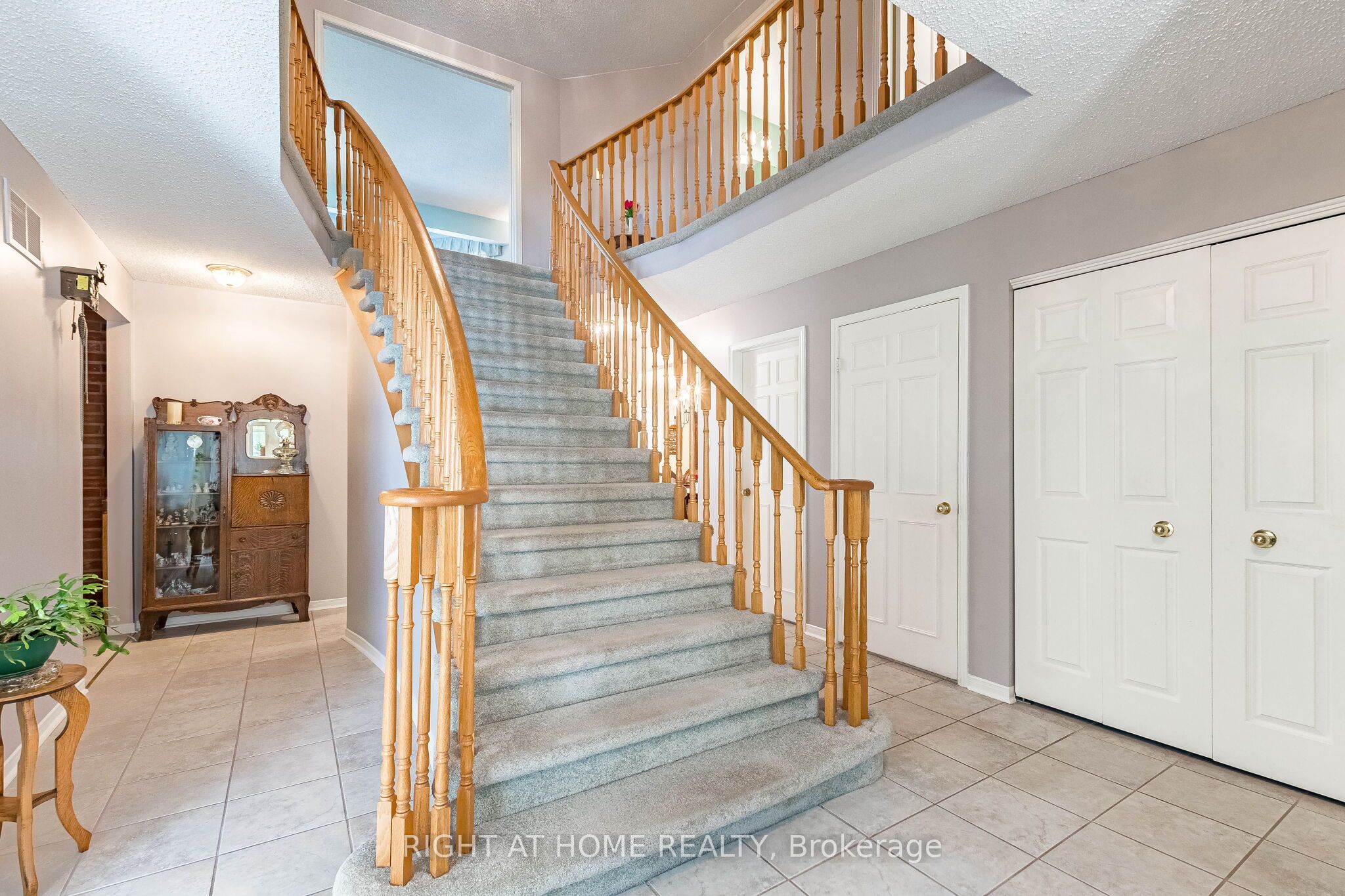 3088 Spring Creek Crescent