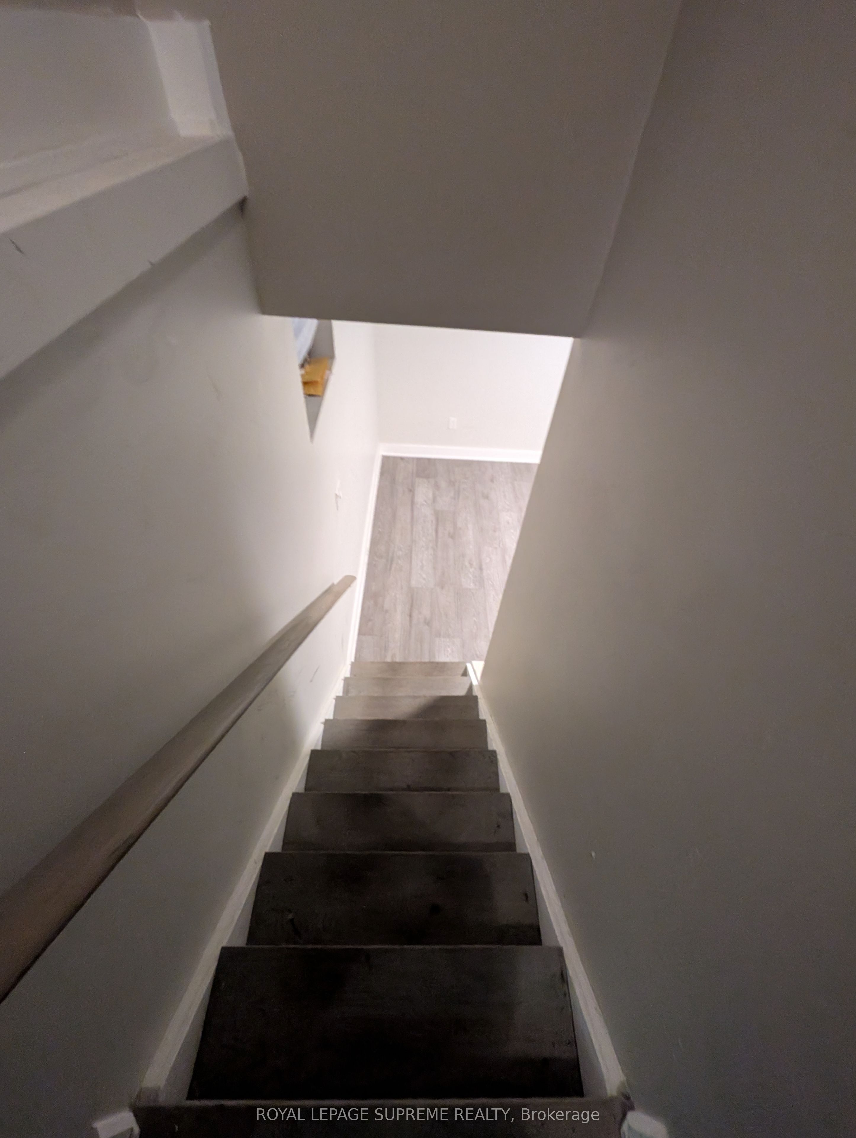 2132 Dundas Street Lower