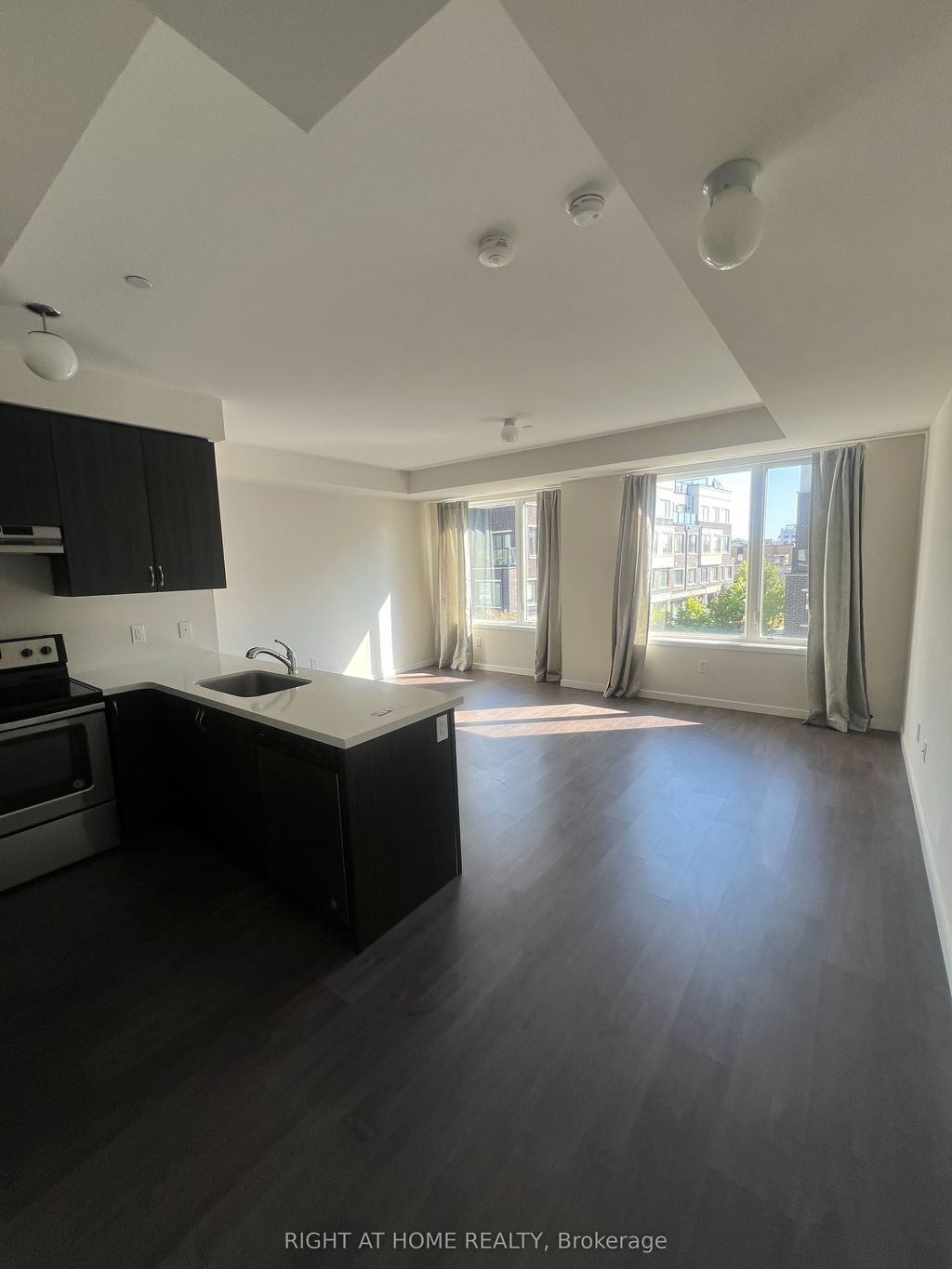 Photo of 200 Alex Gardner Circle #34, Aurora, ON L4G 3G5 (MLS # N12701650)