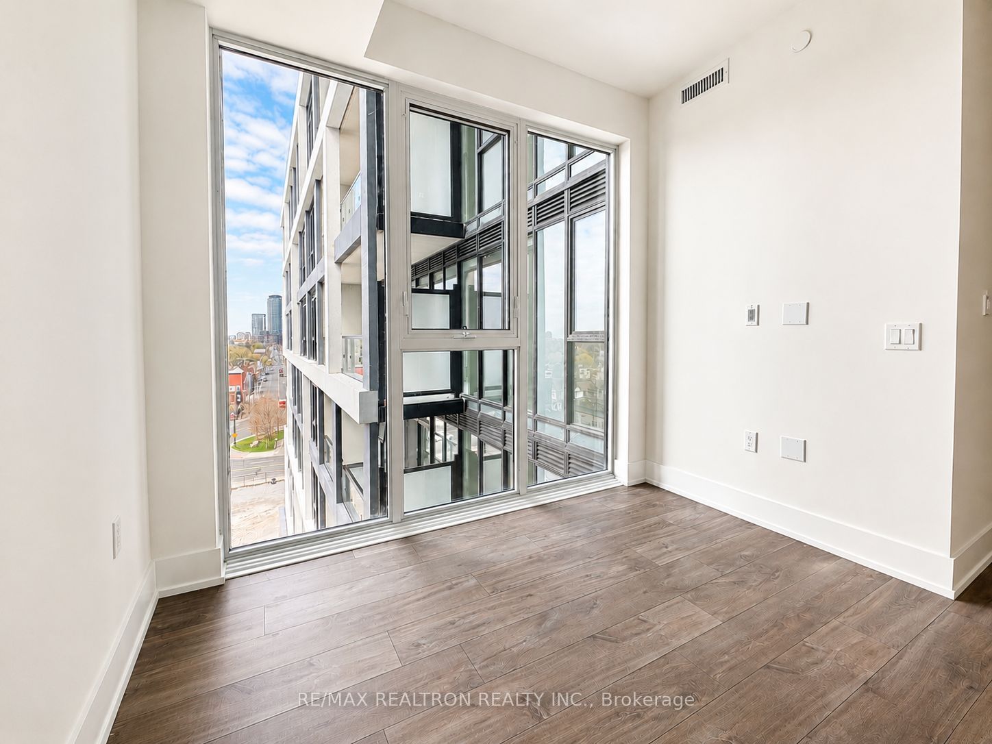 858 Dupont Street 701