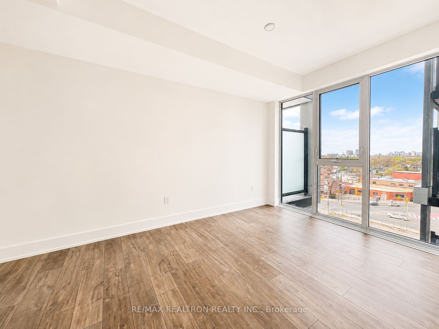 858 Dupont Street 701