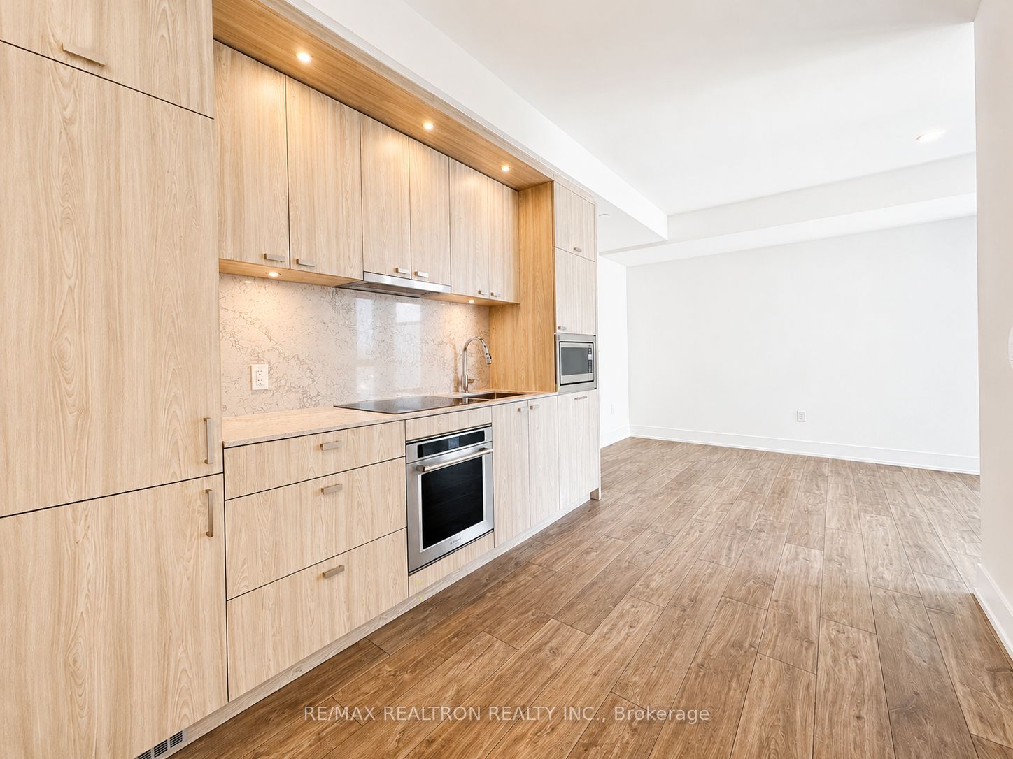858 Dupont Street 701