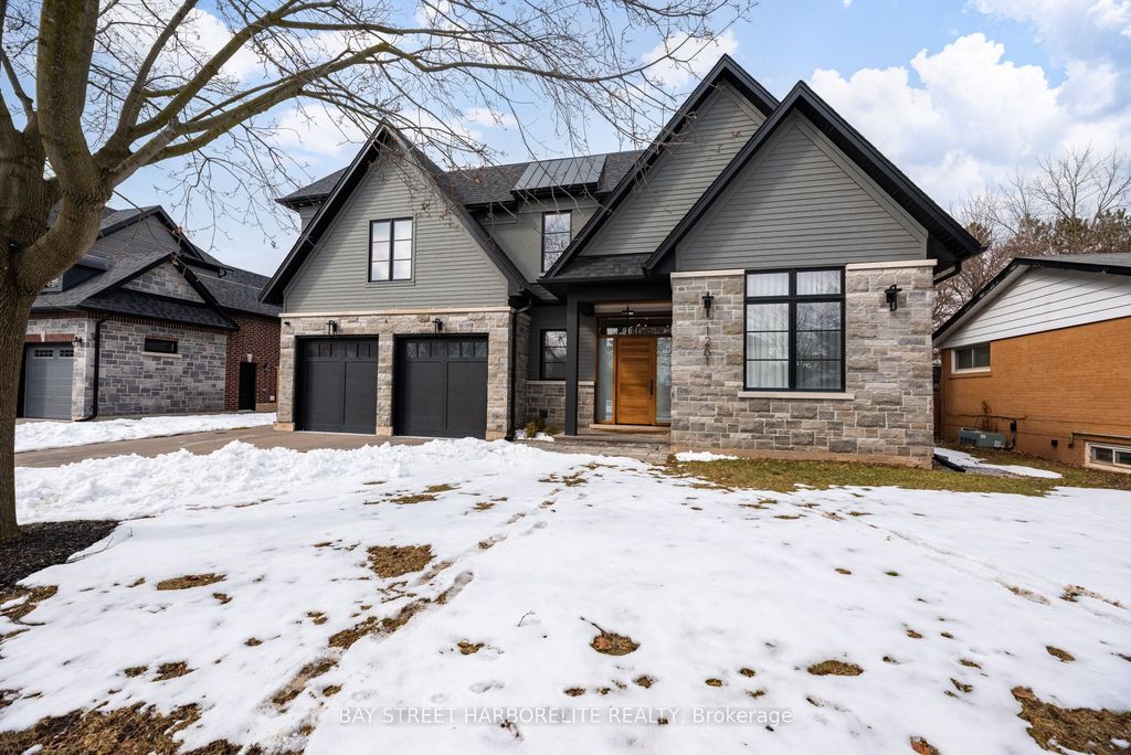 Photo of 1261 Pinegrove Road, Oakville, ON L6L 2W8 (MLS # W12837466)