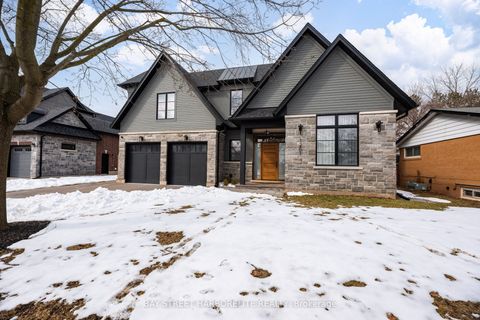 1261 Pinegrove Road Oakville ON L6L 2W8