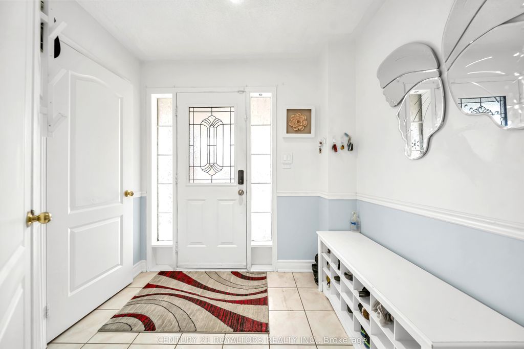 Photo of 5 Farthingale Crescent, Brampton, ON L7A 1R3 (MLS # W13008234)