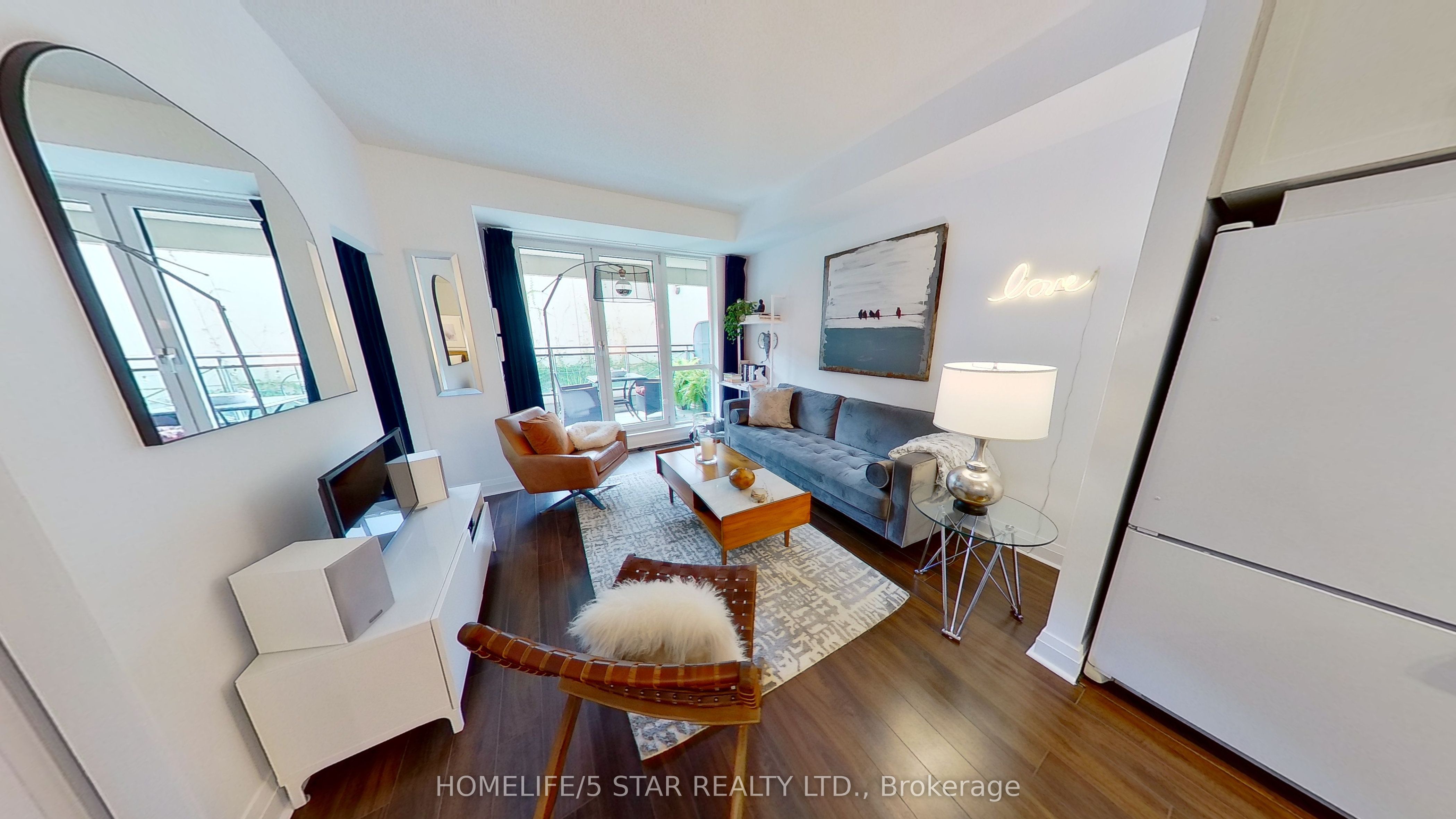 25 SCRIVENER Square 209