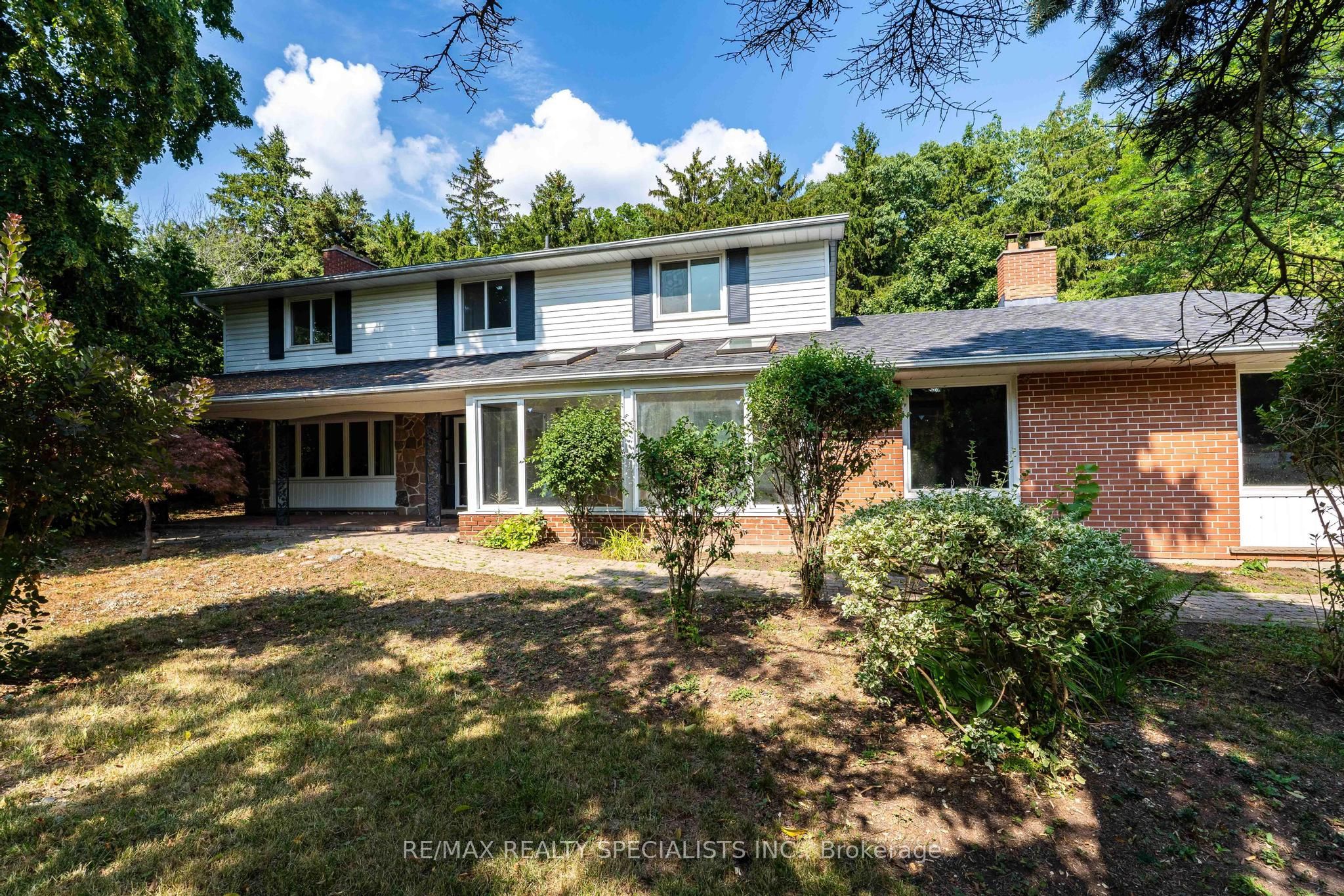 145 Wolfdale Avenue