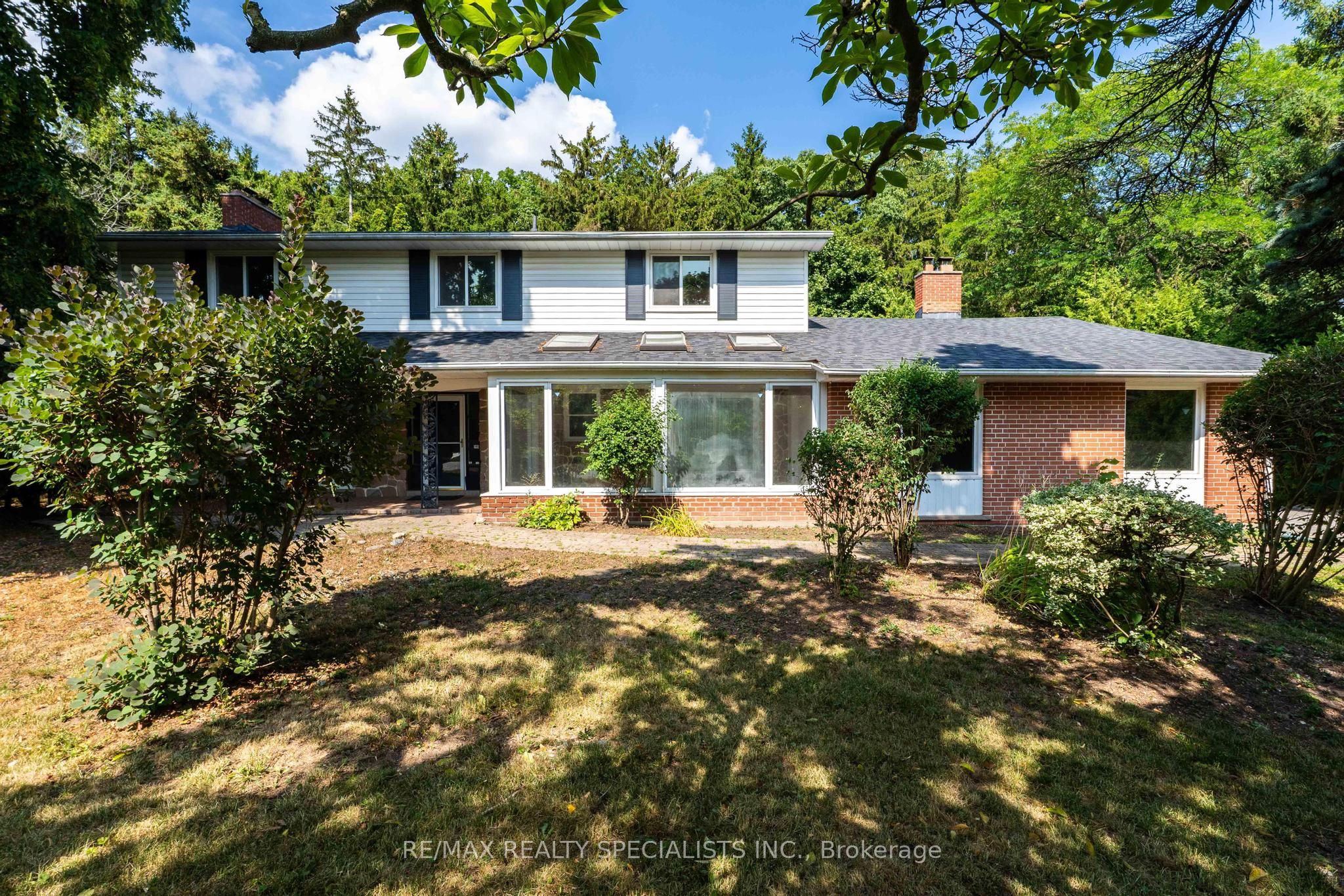 145 Wolfdale Avenue