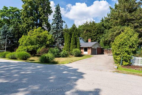 145 Wolfdale Avenue Oakville ON L6L 4R9