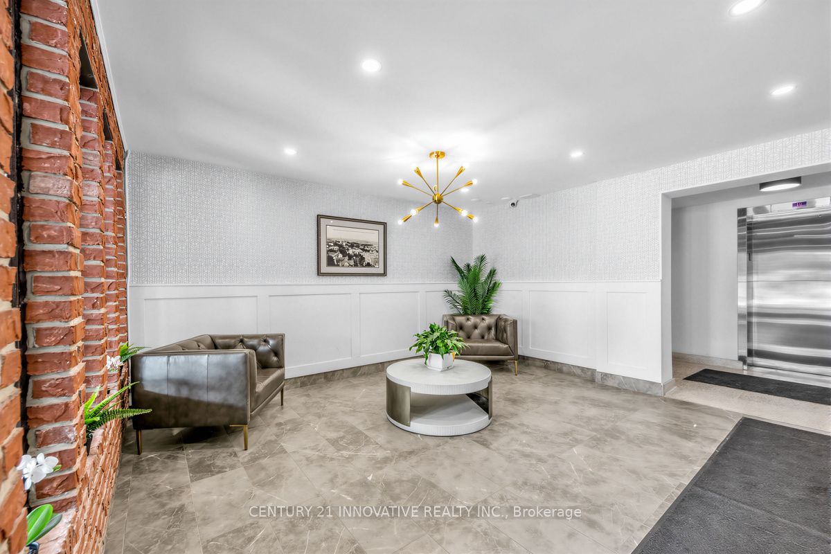 67 Richmond Street 504