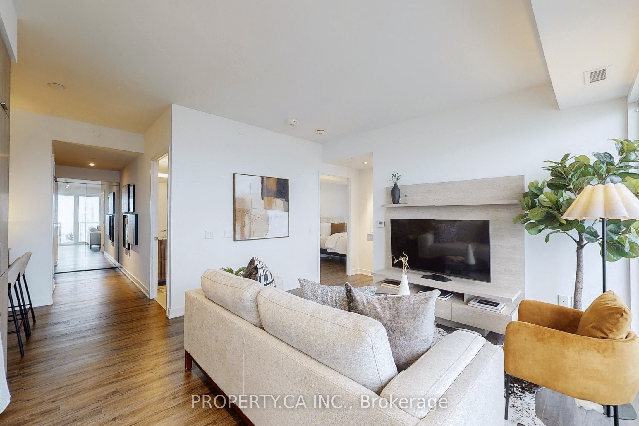 15 Queens Quay E 2209