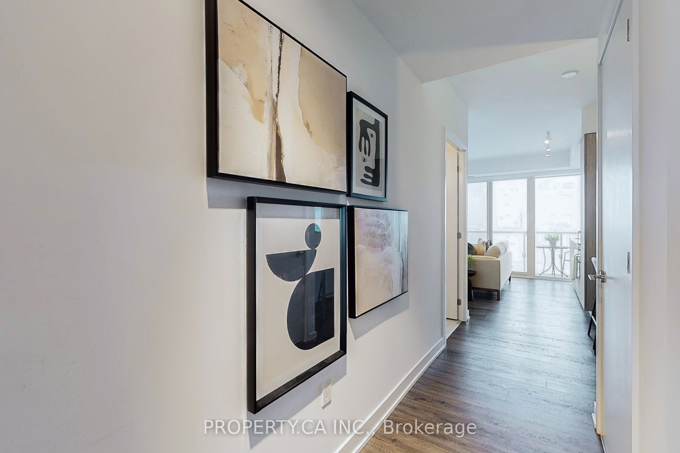 15 Queens Quay E 2209