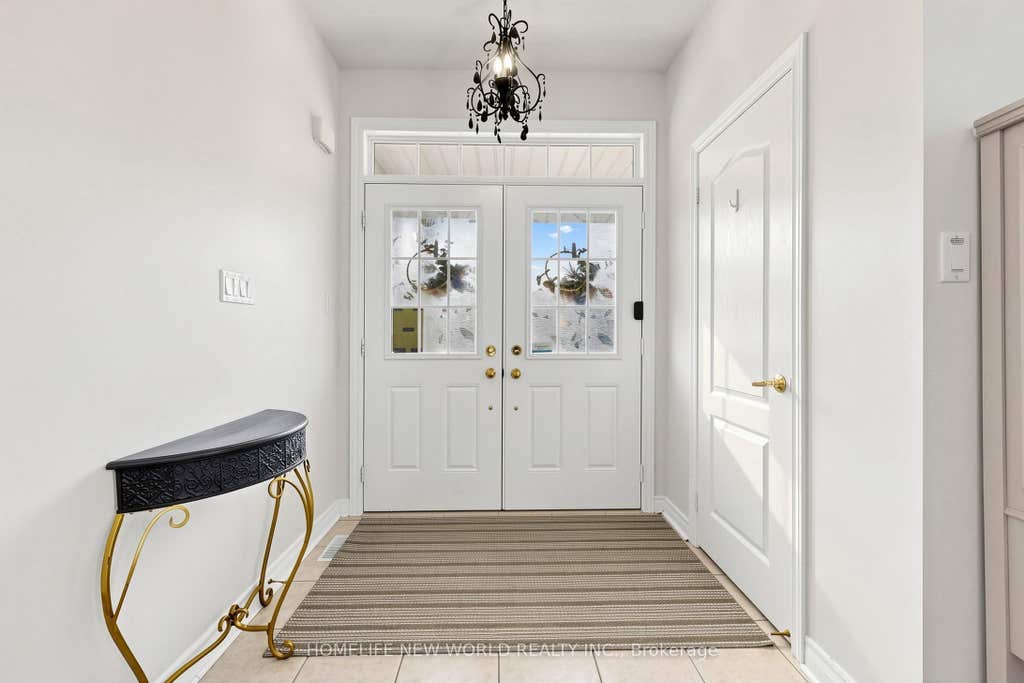 Photo of 2 Lucida Court, Whitchurch-Stouffville, ON L4A 1S1 (MLS # N13702682)