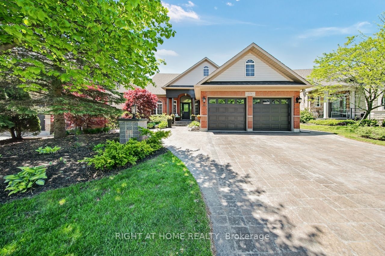 126 Moore Crescent