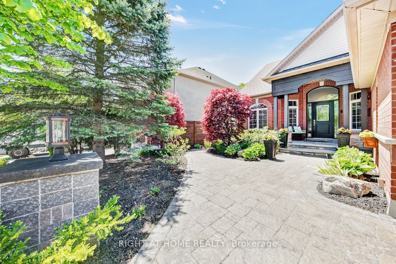 126 Moore Crescent
