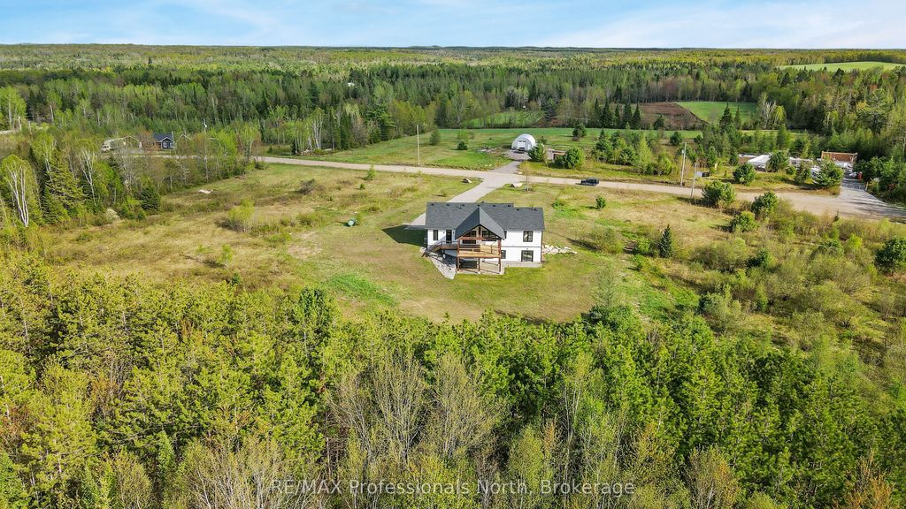 Photo of 1058 Piper Glen Road, Minden Hills, ON K0M 2K0 (MLS # X13494880)