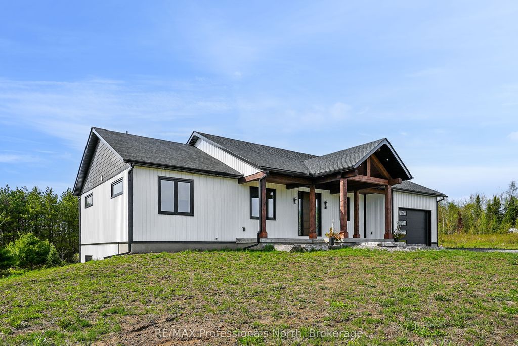 Photo of 1058 Piper Glen Road, Minden Hills, ON K0M 2K0 (MLS # X13494880)