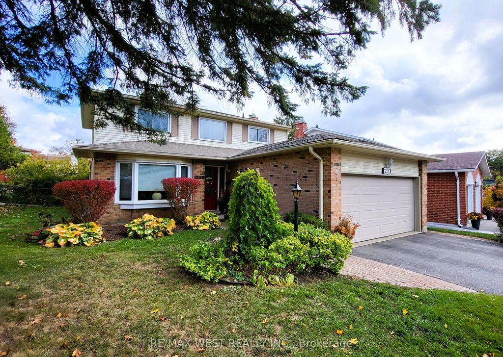 Photo of 230 Browning Trail, Barrie, ON L4N 5J7 (MLS # S12481565)