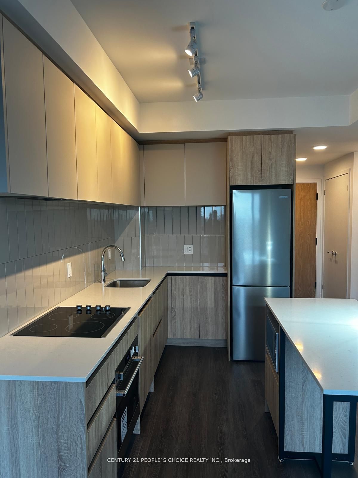 7950 Bathurst Street 1807