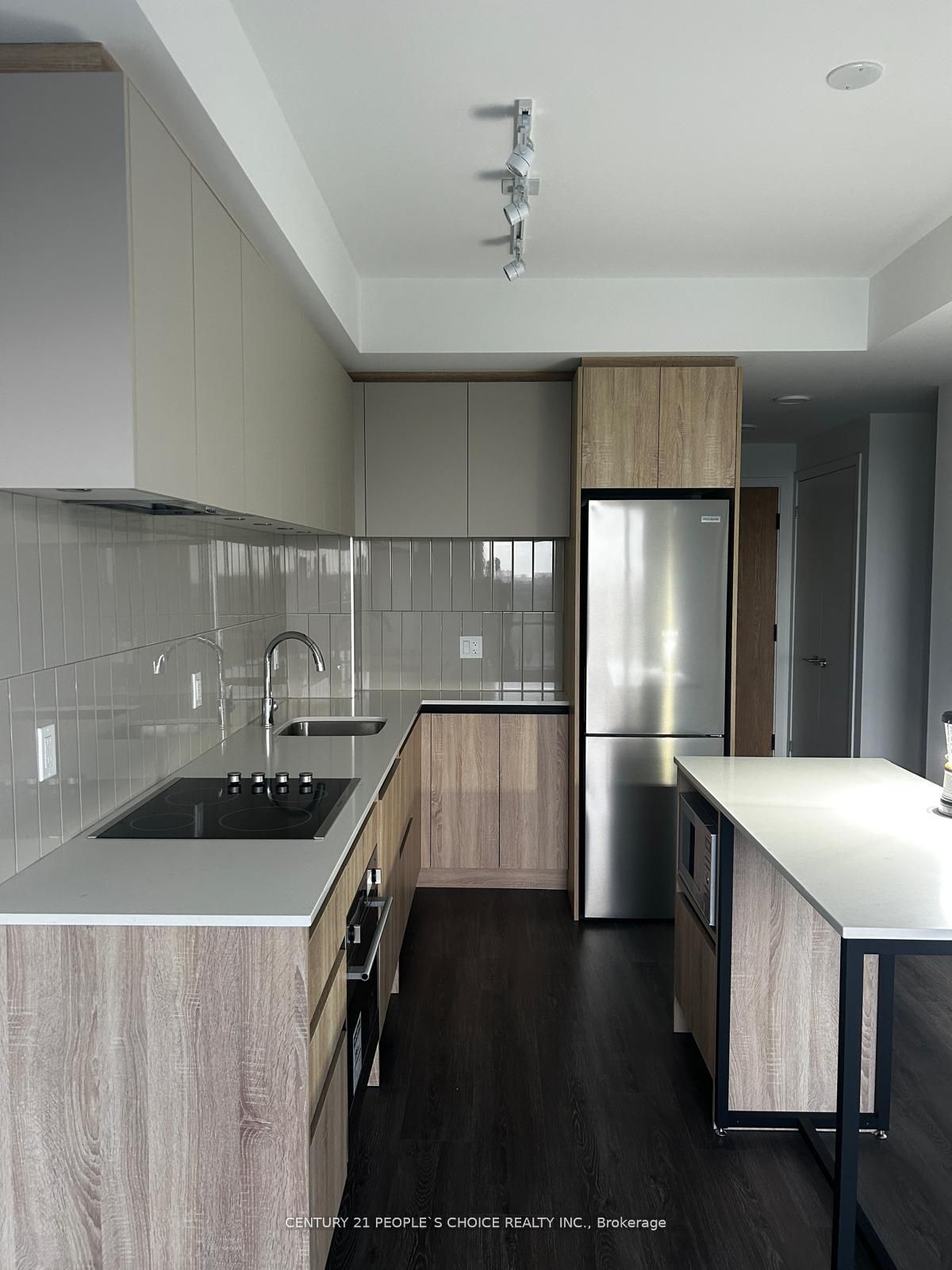 7950 Bathurst Street 1807