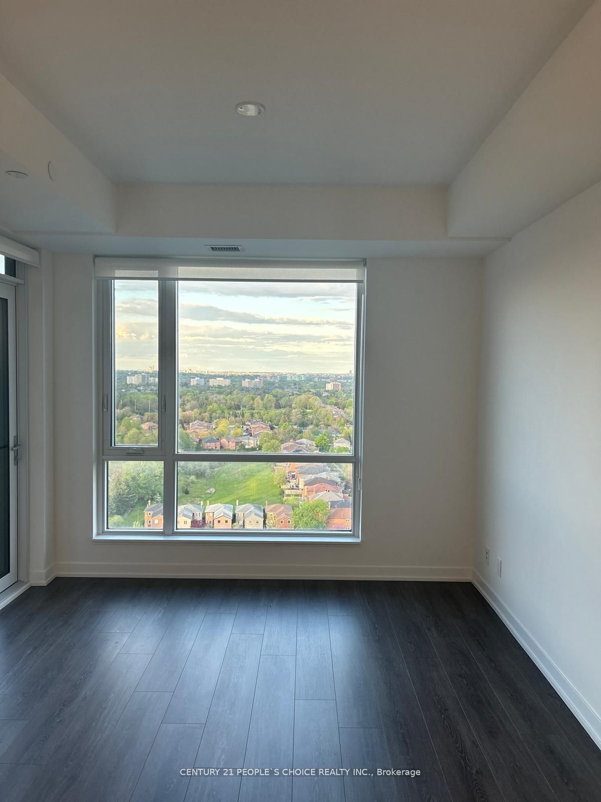 7950 Bathurst Street 1807