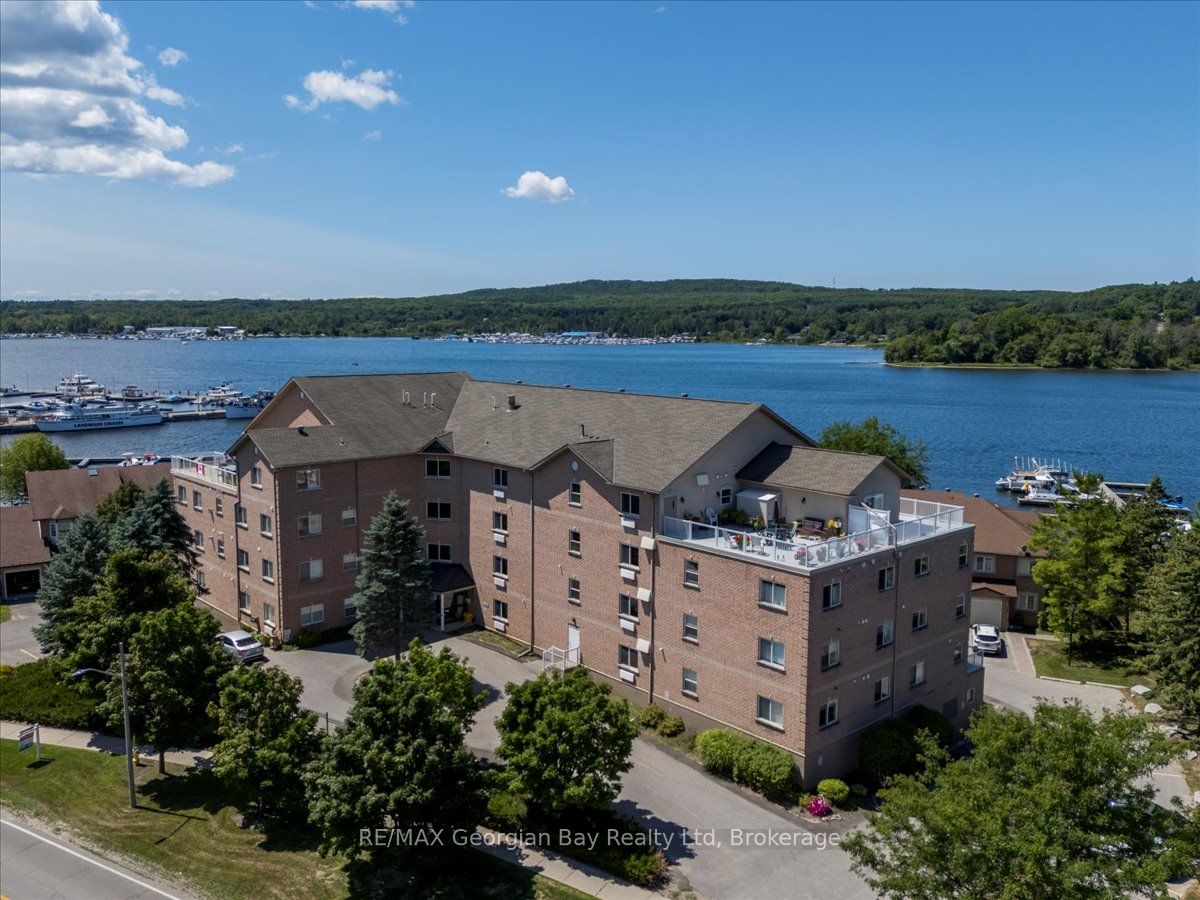 4 Beck Boulevard 201