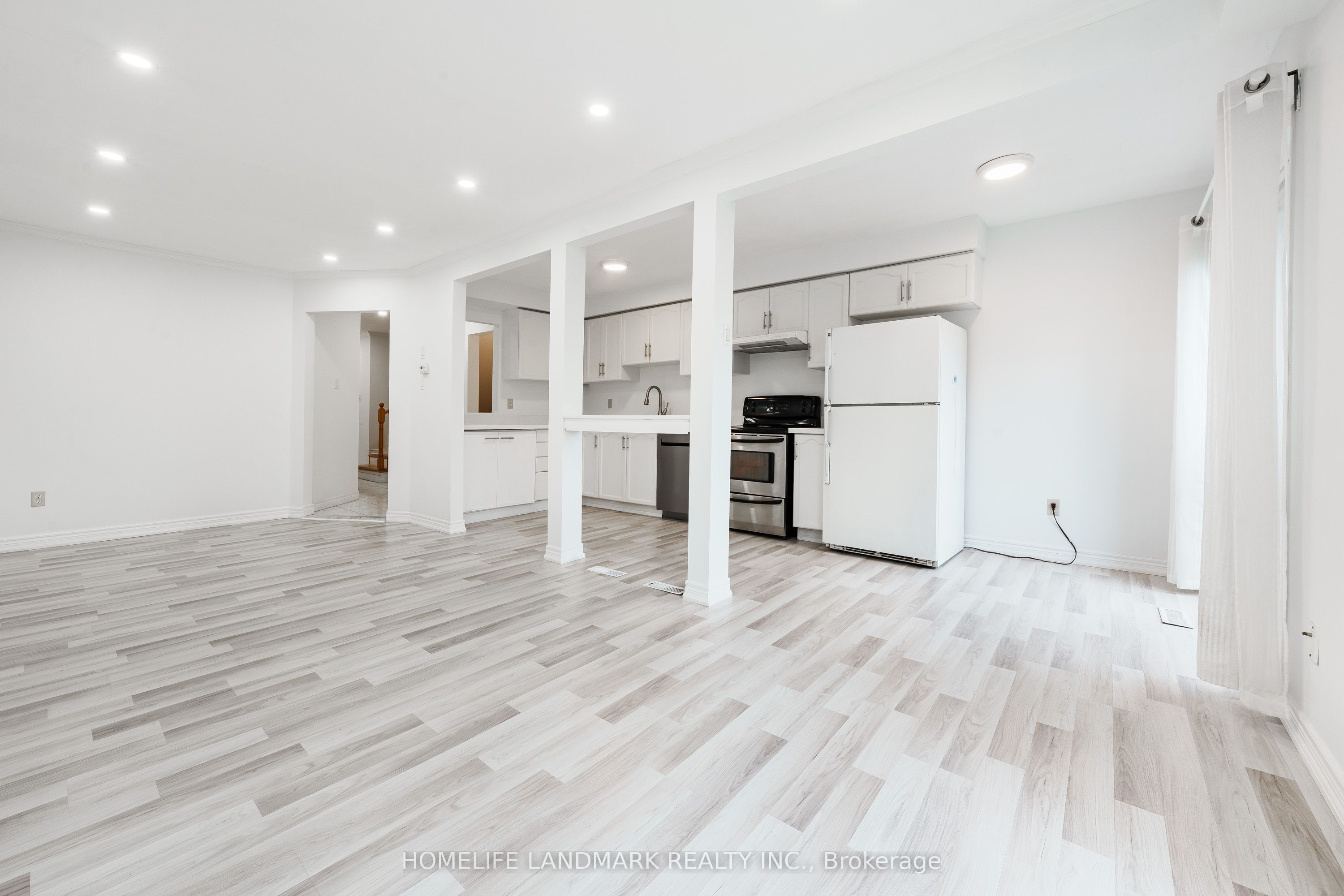 2945 Thomas Street 103