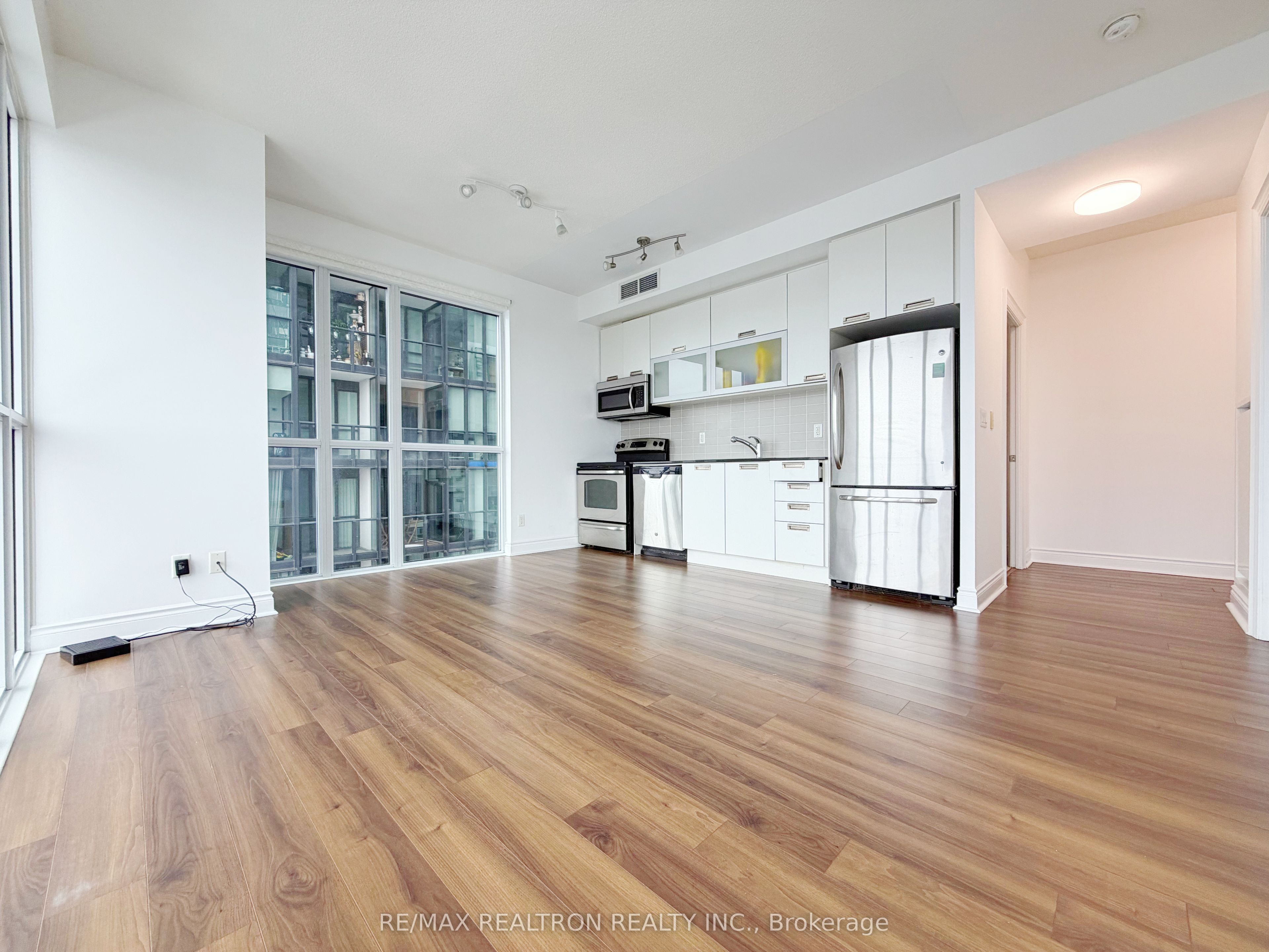 28 Ted Rogers Way 3602