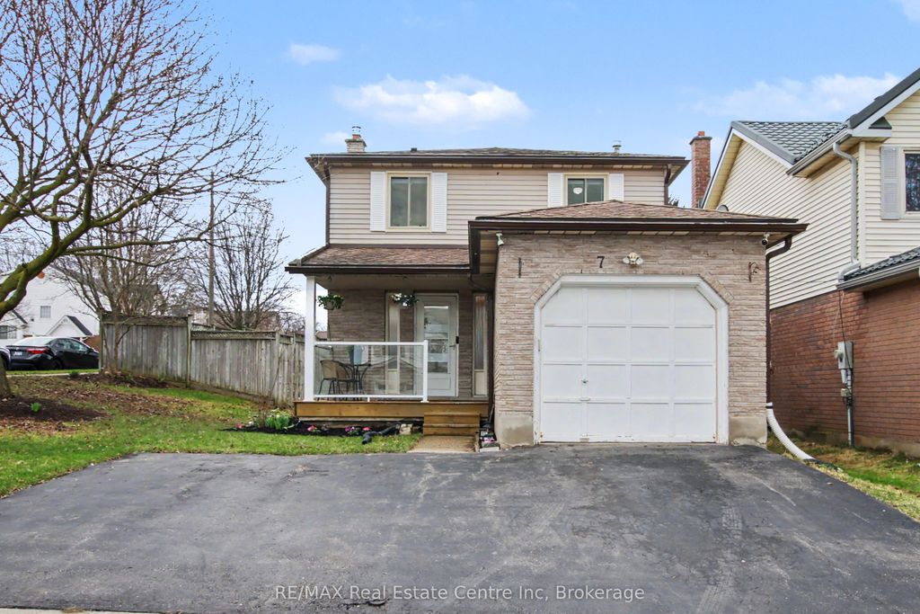 Photo of 7 Wycliffe Place, Kitchener, ON N2M 5J6 (MLS # X13041806)