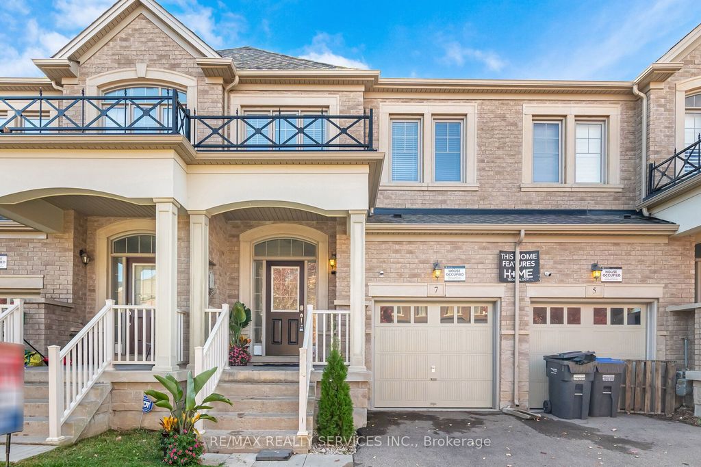 Photo of 7 Lady Evelyn Crescent, Brampton, ON L6Y 6C7 (MLS # W12389697)