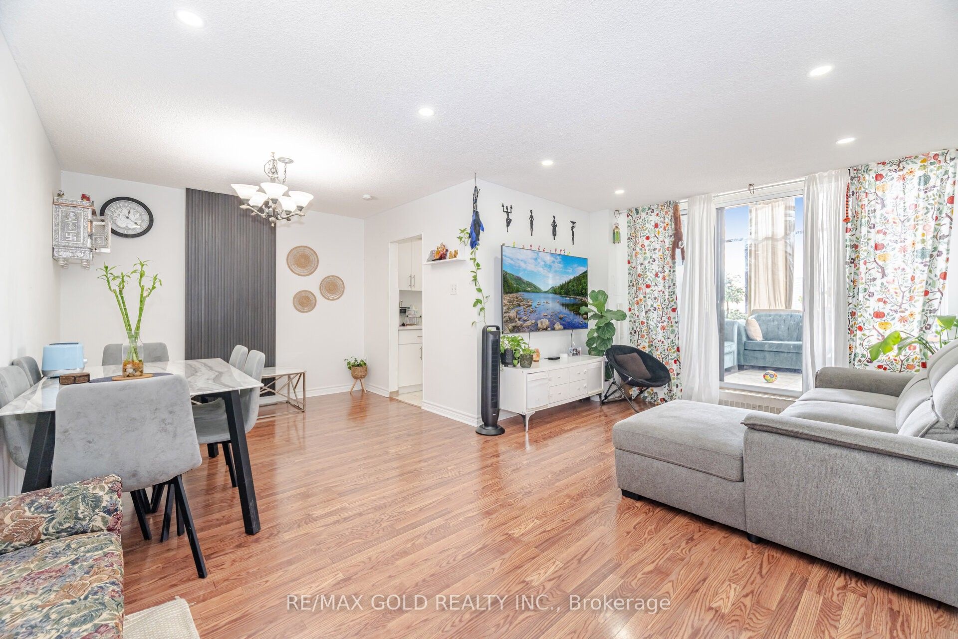 1615 Bloor Street 1203