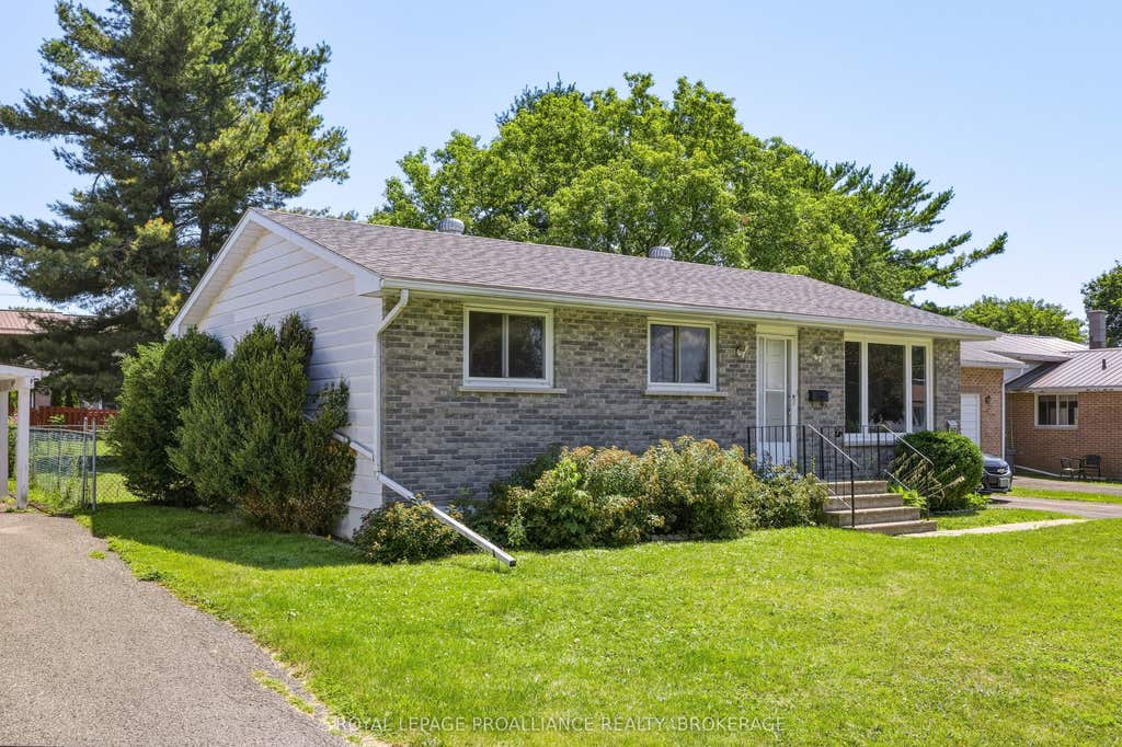 Photo of 367 Georgiana Street, Gananoque, ON K7G 1N1 (MLS # X13634164)