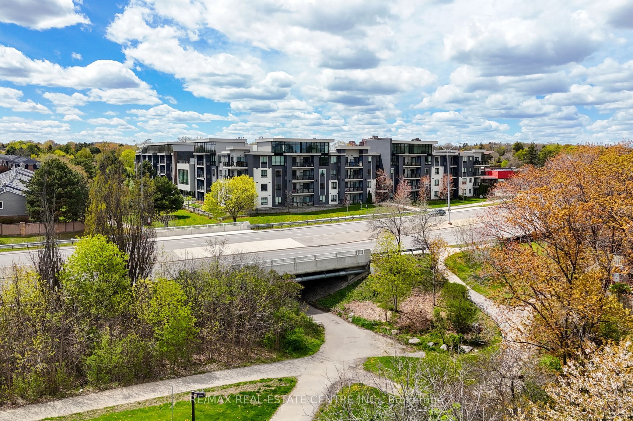 3170 Erin Mills Parkway 103