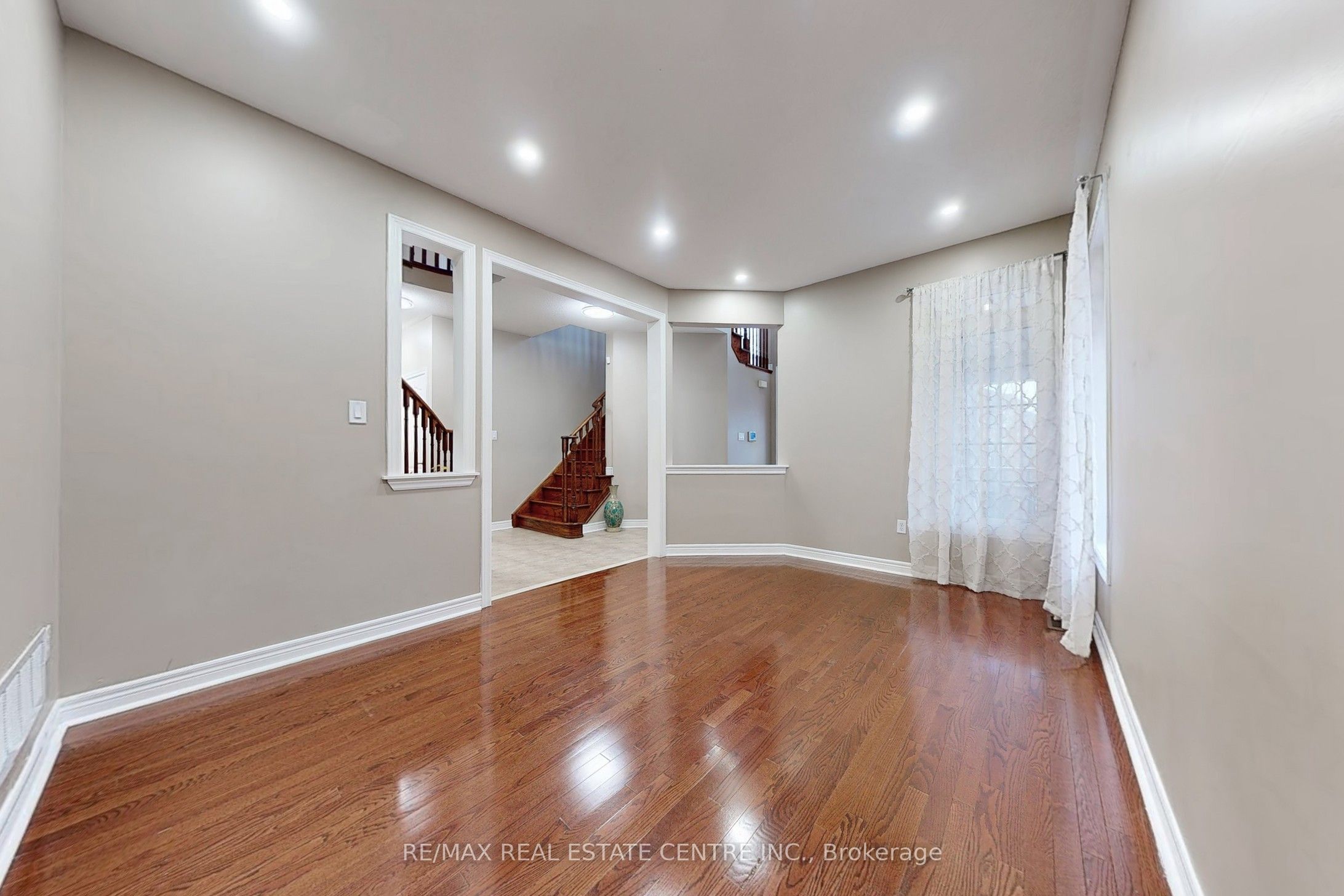 5421 Freshwater Drive