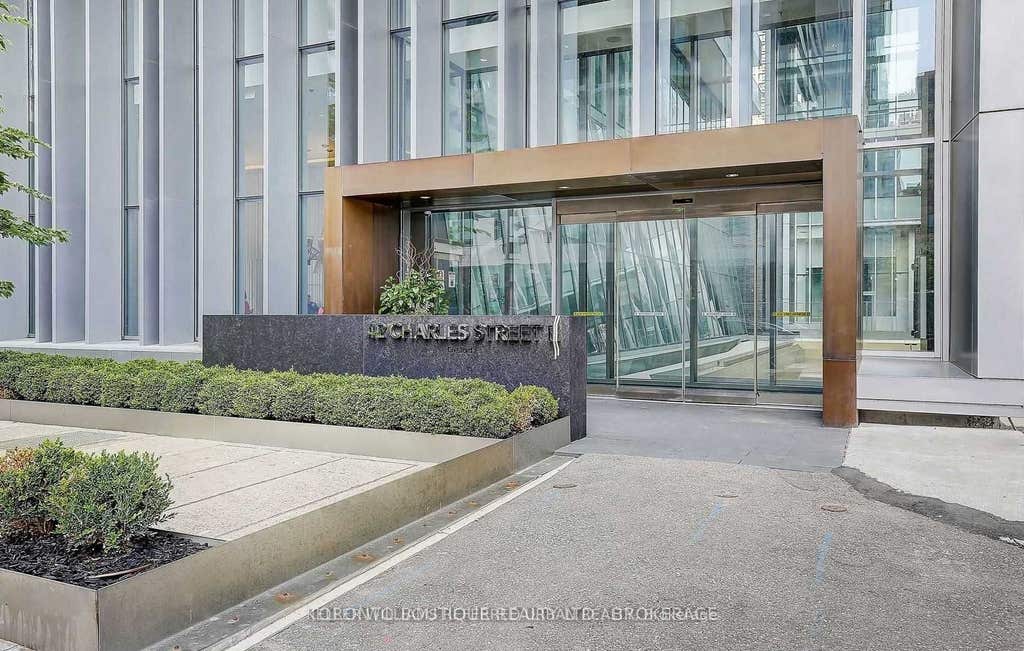 Photo of 42 Charles Street E #409, Toronto, ON M4Y 1T4 (MLS # C13625316)