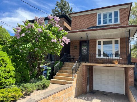 469 St Johns Road Toronto ON M6S 2L4