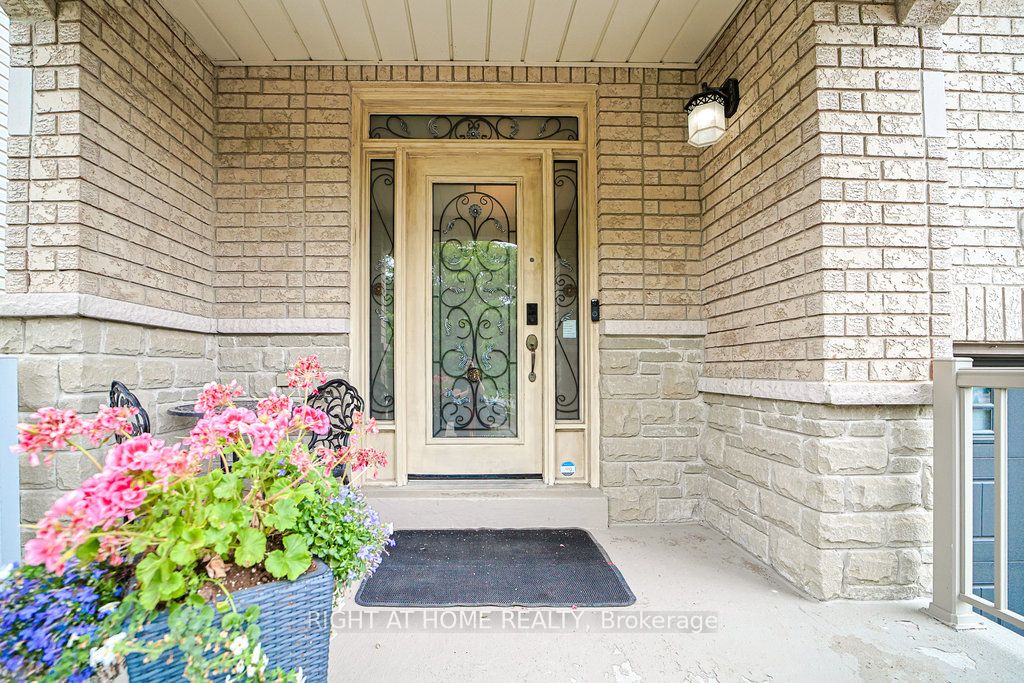 176 Cooke Crescent